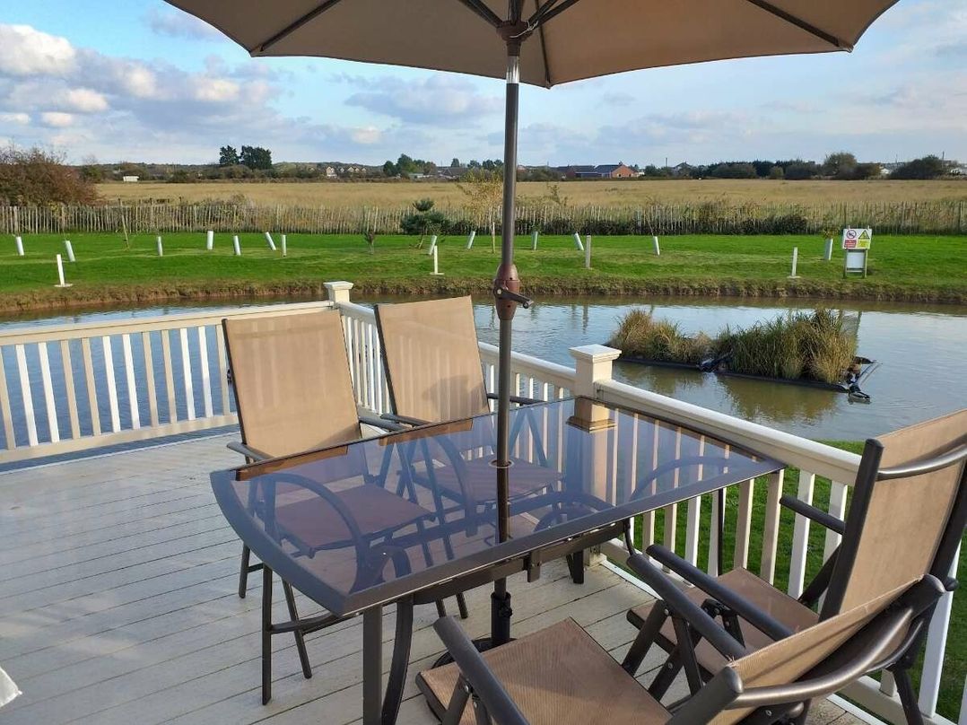 Golden Palm Resort - Holiday Accommodation 21314