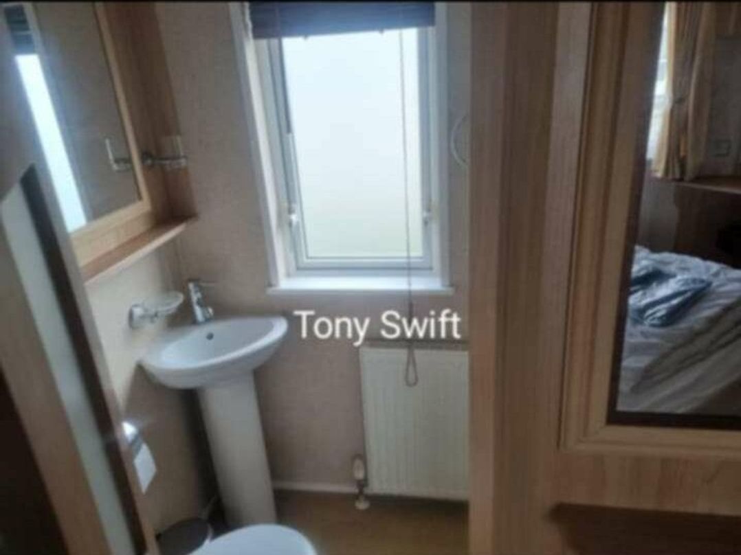 Golden Palm Resort - Holiday Accommodation 21314