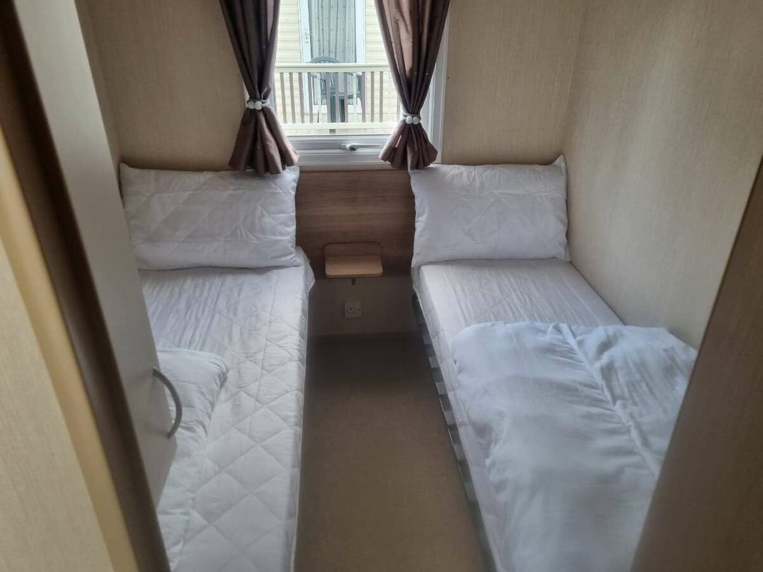 Golden Palm Resort - Holiday Accommodation 21315