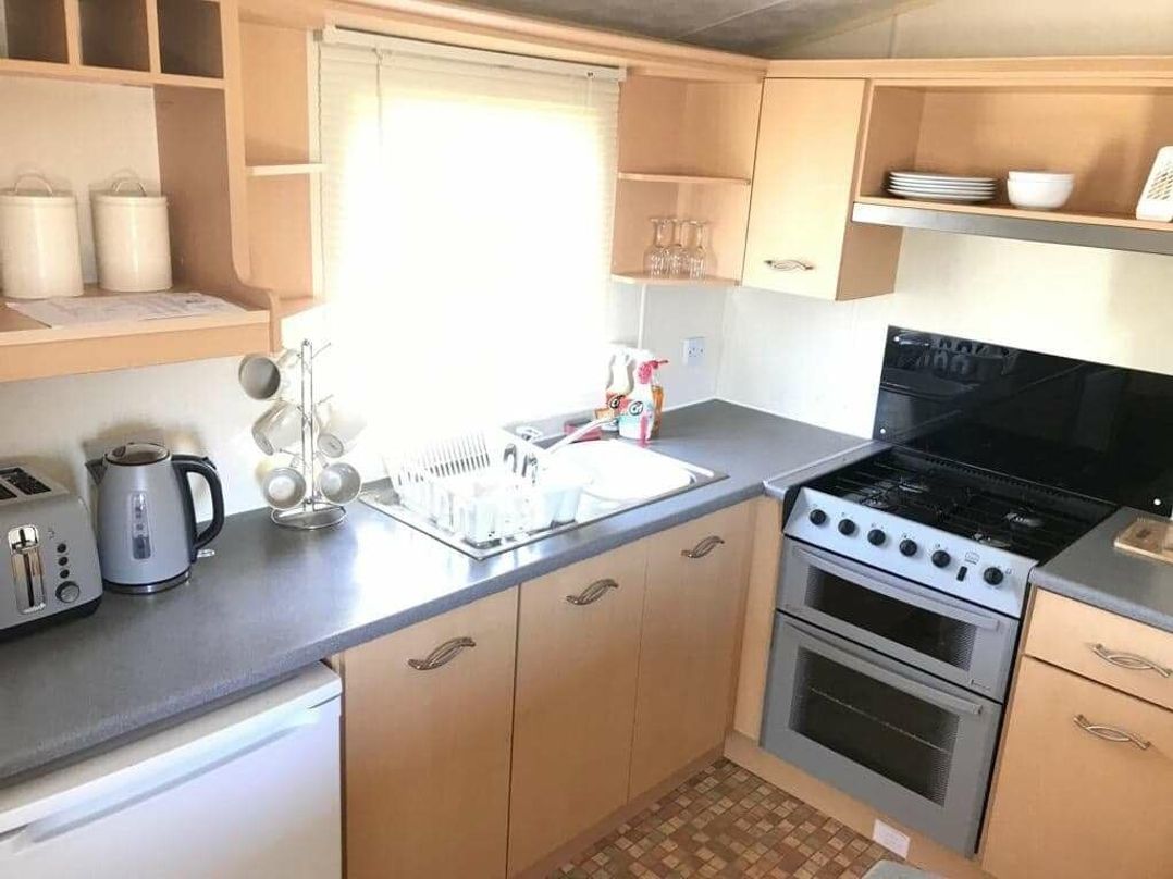 Golden Palm Resort - Holiday Accommodation 21321