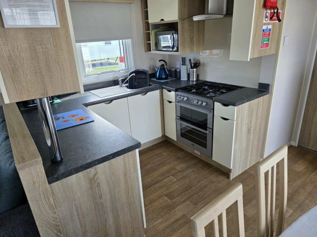 Golden Palm Resort - Holiday Accommodation 21322