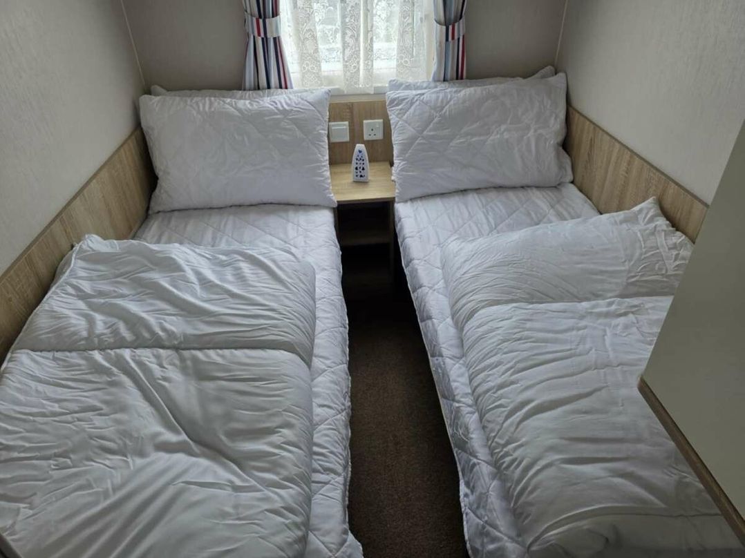 Golden Palm Resort - Holiday Accommodation 21322