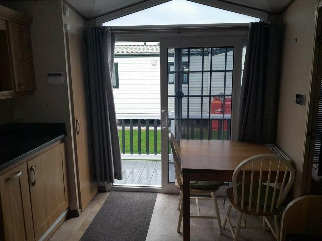 Golden Palm Resort - Holiday Accommodation 21323