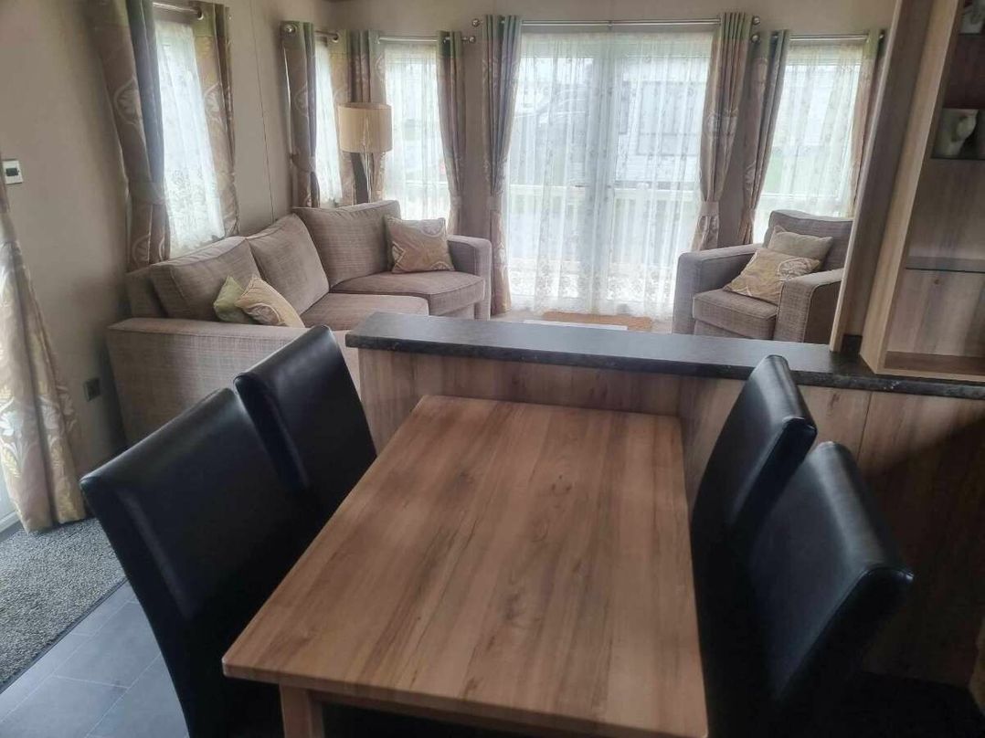 Golden Palm Resort - Holiday Accommodation 21326