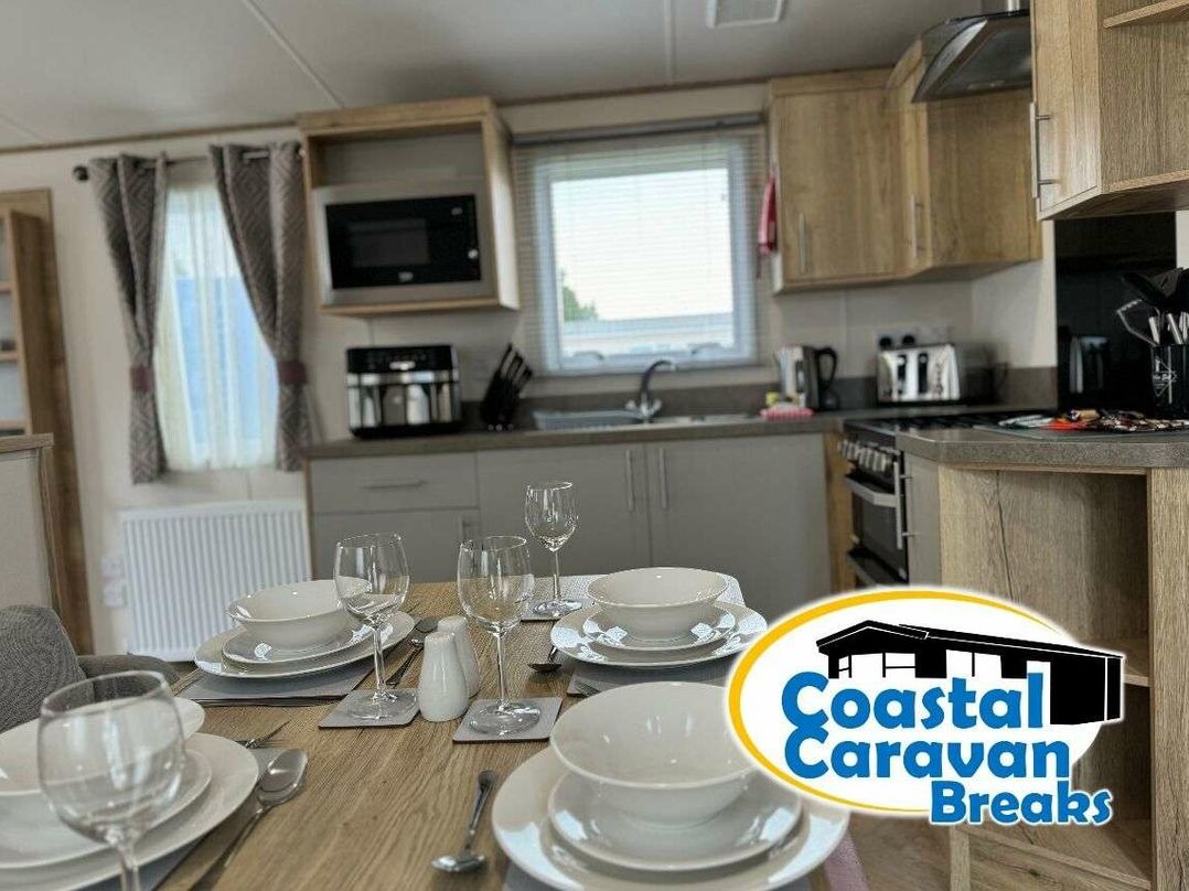 Golden Palm Resort - Holiday Accommodation 21338