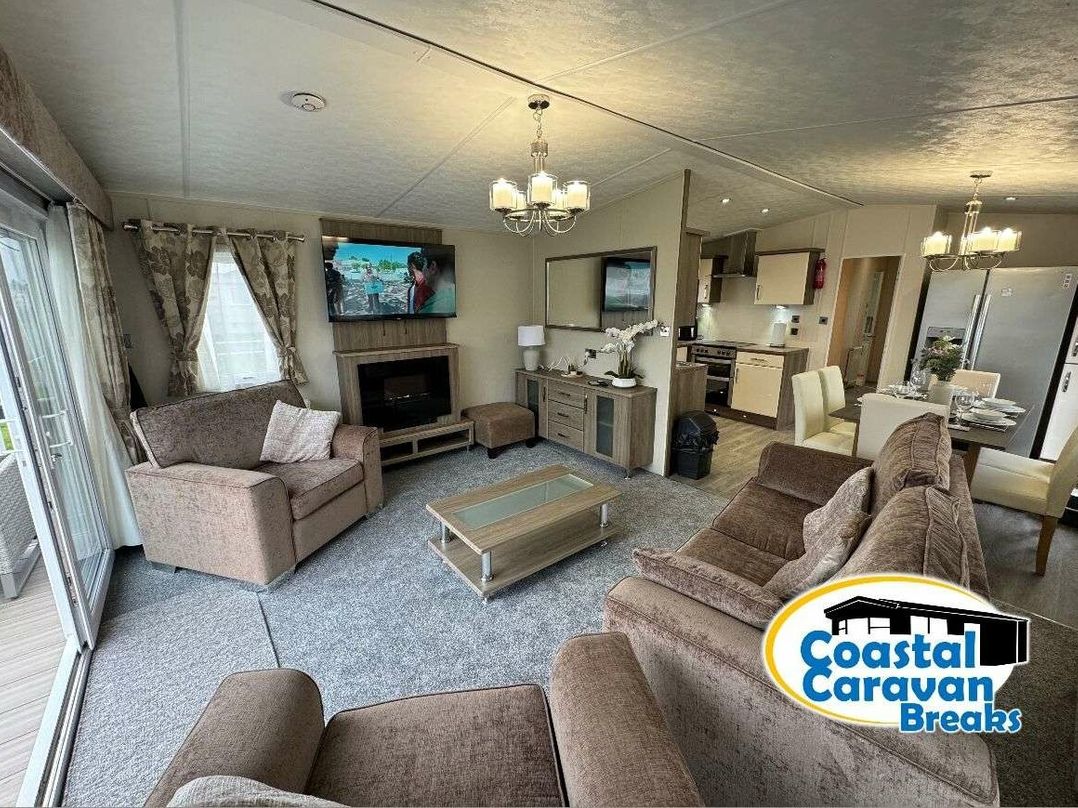 Golden Palm Resort - Holiday Accommodation 21339