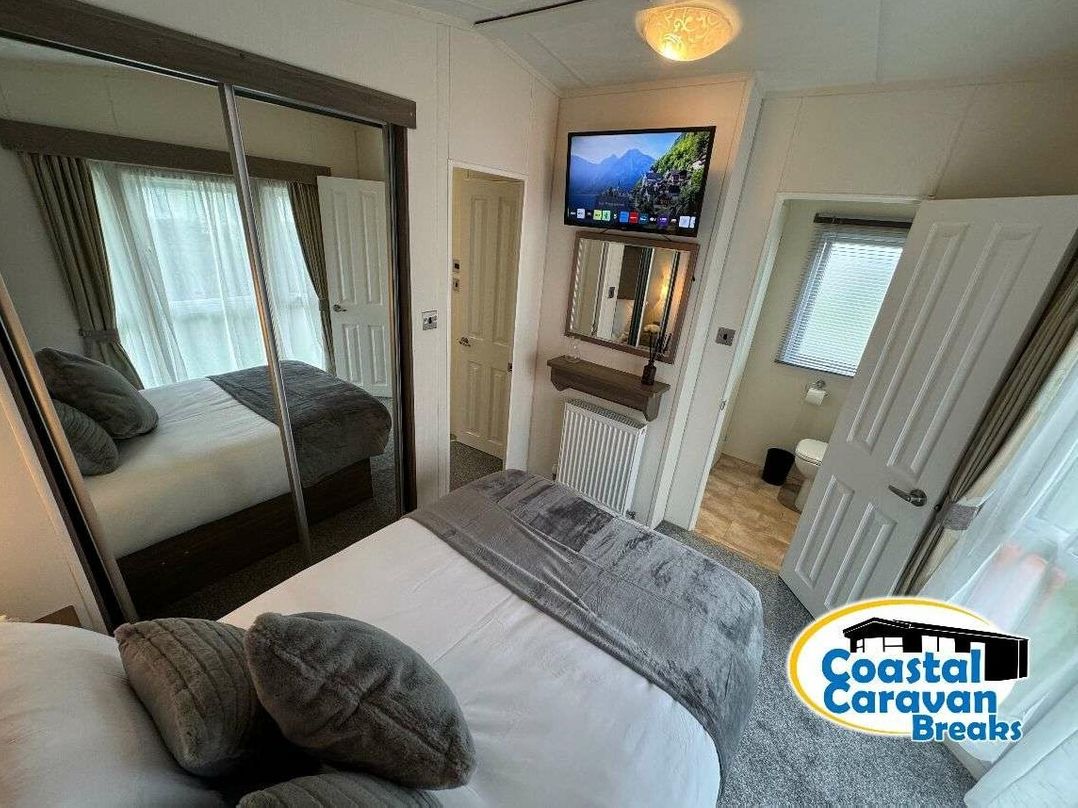 Golden Palm Resort - Holiday Accommodation 21339