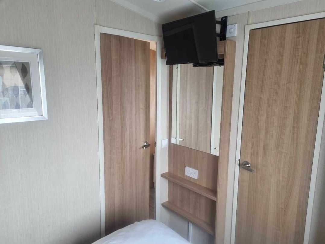 Golden Palm Resort - Holiday Accommodation 21341