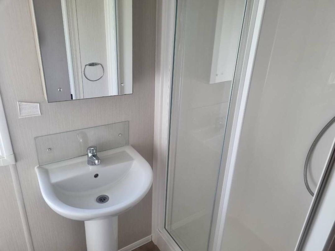 Golden Palm Resort - Holiday Accommodation 21342