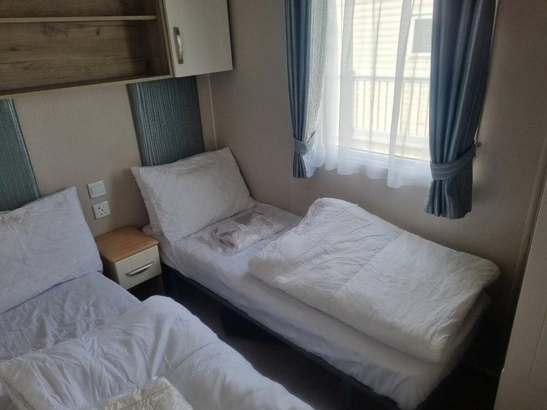 Golden Palm Resort - Holiday Accommodation 21342