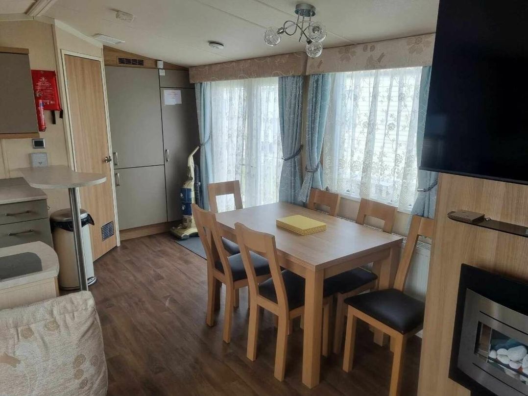 Golden Palm Resort - Holiday Accommodation 21354