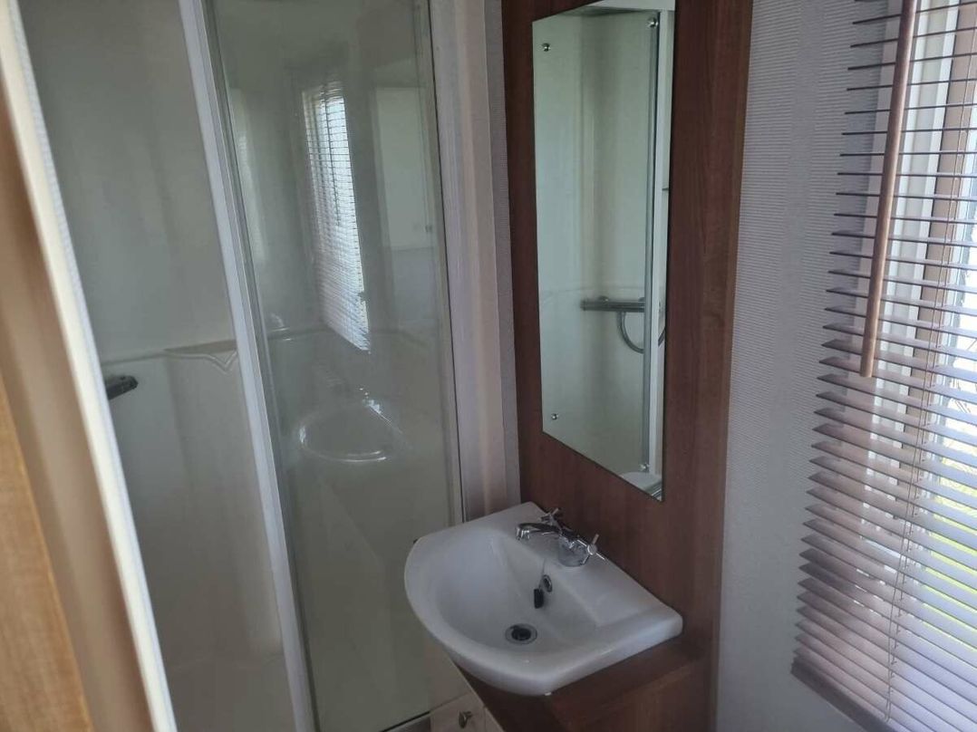 Golden Palm Resort - Holiday Accommodation 21361