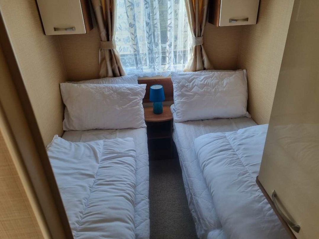 Golden Palm Resort - Holiday Accommodation 21361