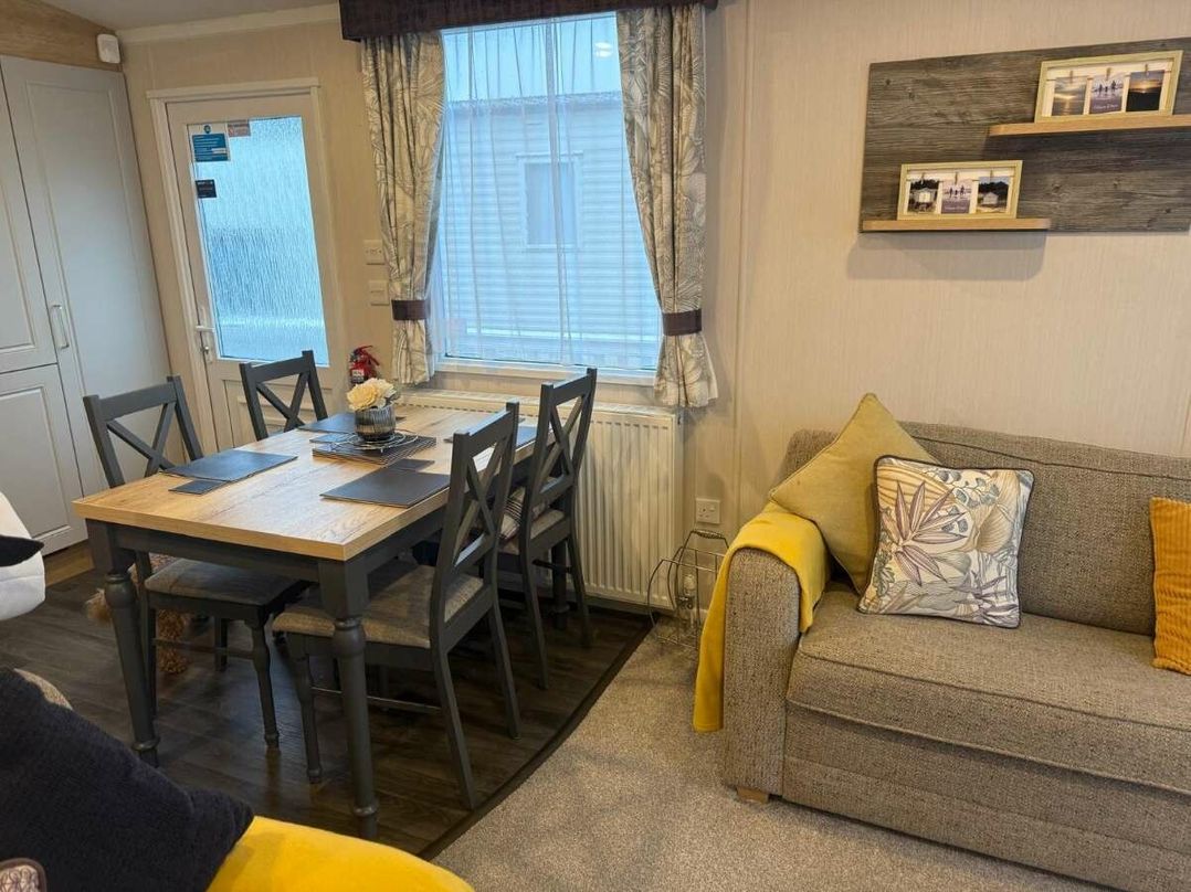 Manor Park Holiday Village - Holiday Accommodation 21362