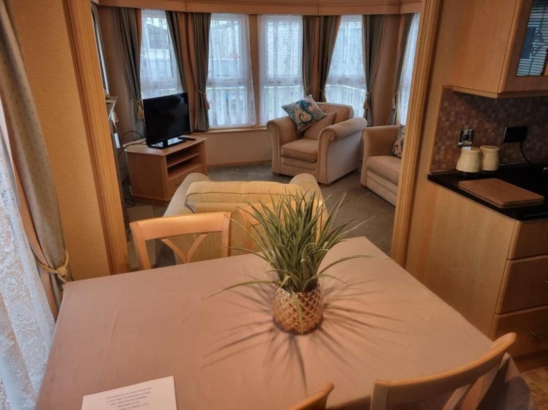 Golden Palm Resort - Holiday Accommodation 21364