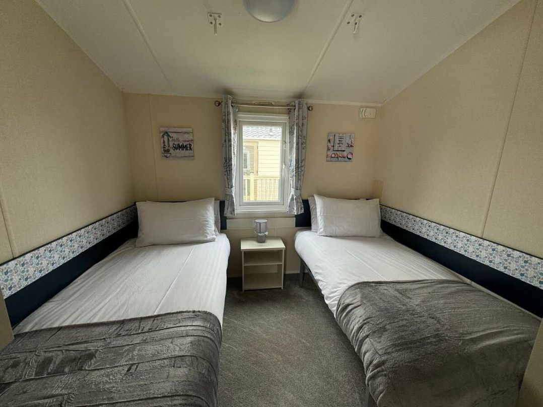 Golden Palm Resort - Holiday Accommodation 21370