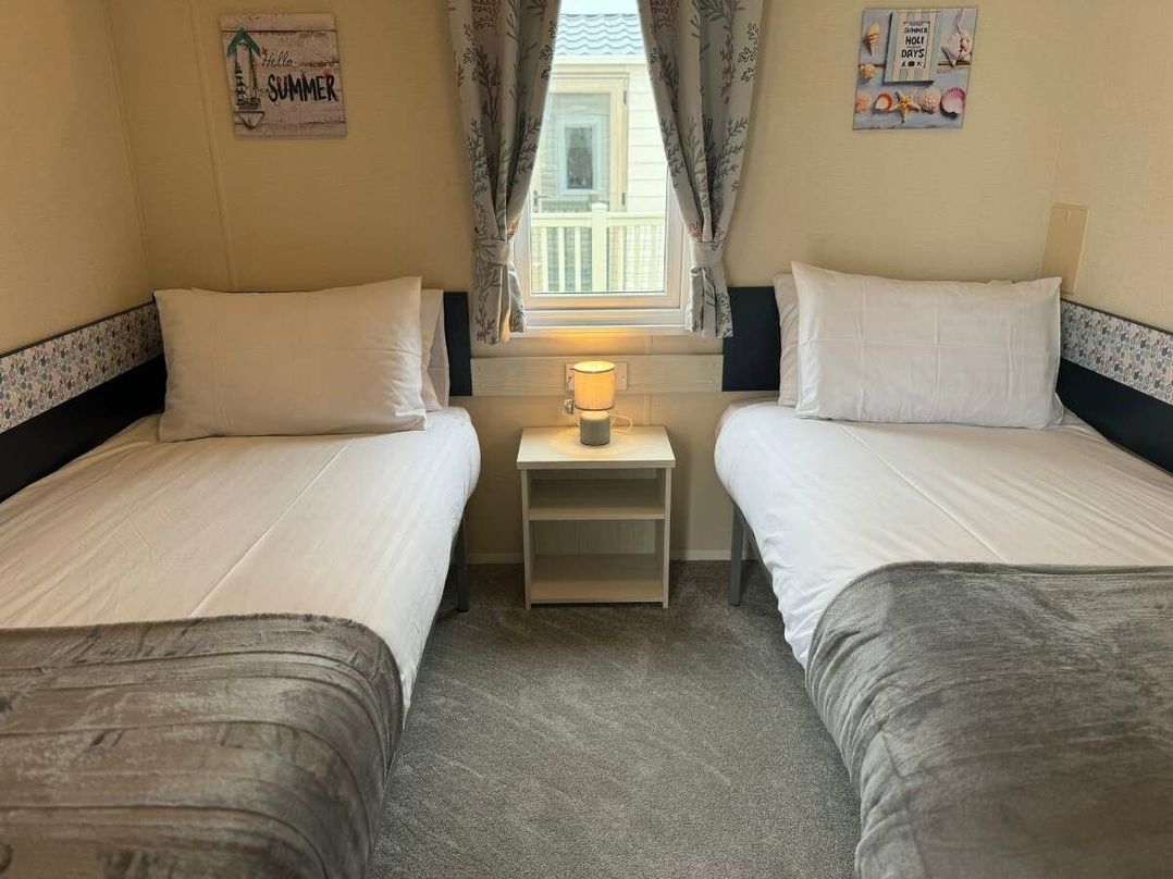 Golden Palm Resort - Holiday Accommodation 21370