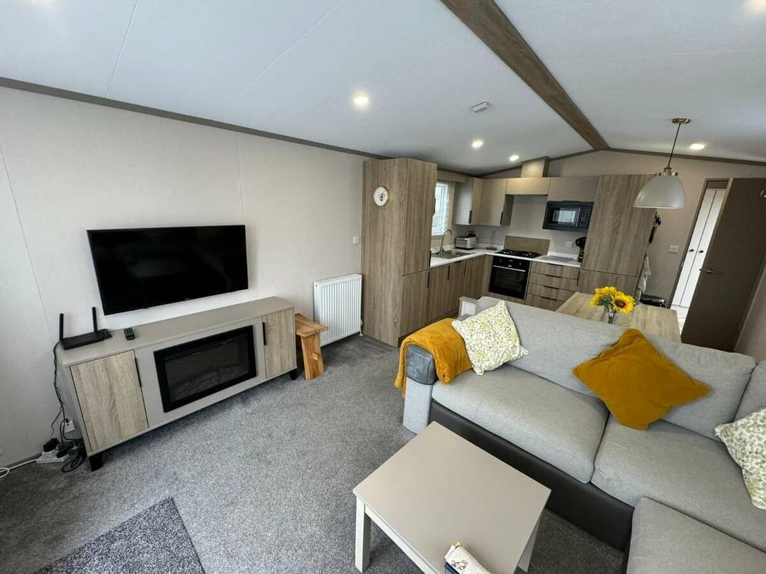 Golden Palm Resort - Holiday Accommodation 21371