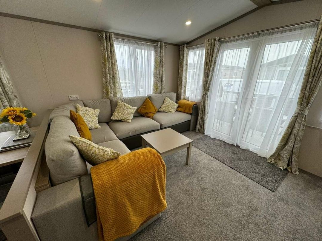 Golden Palm Resort - Holiday Accommodation 21371