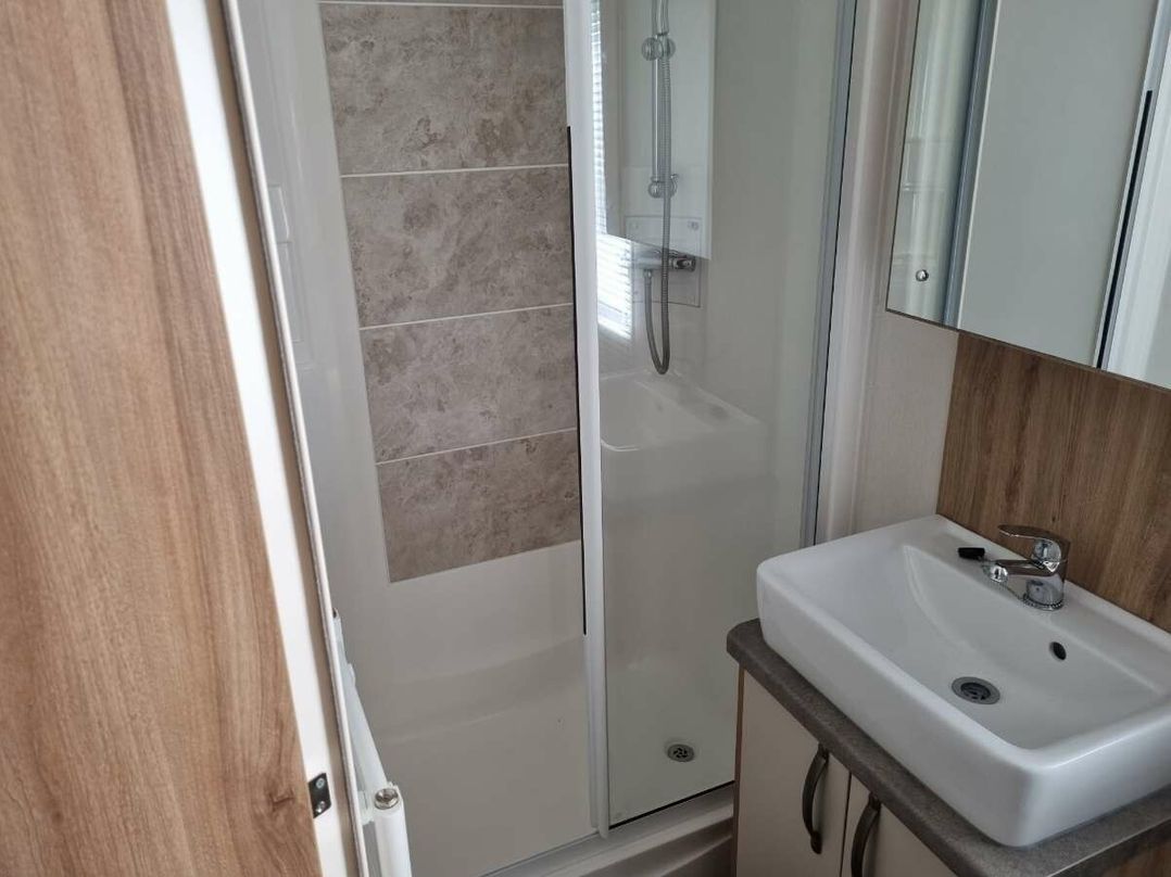 Golden Palm Resort - Holiday Accommodation 21374