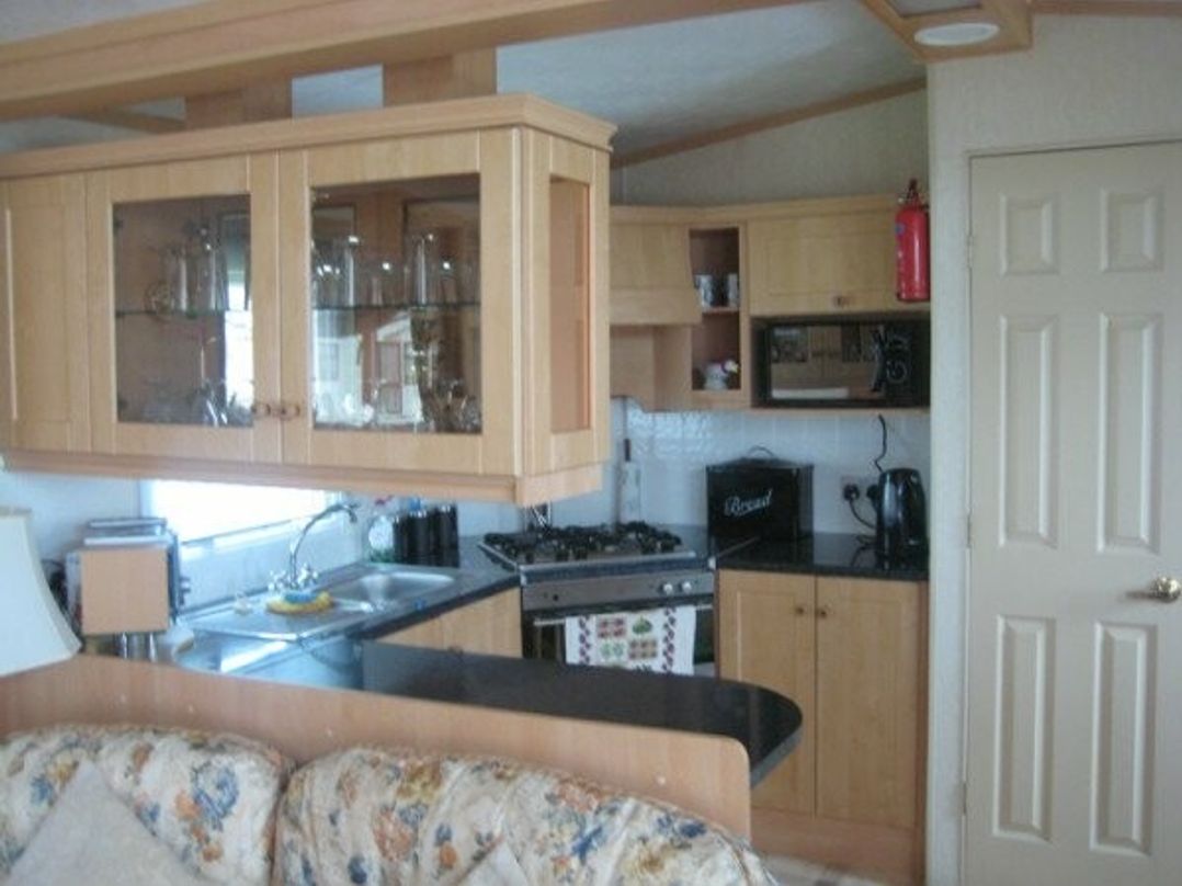 Golden Gate Holiday Centre - Holiday Accommodation 2141