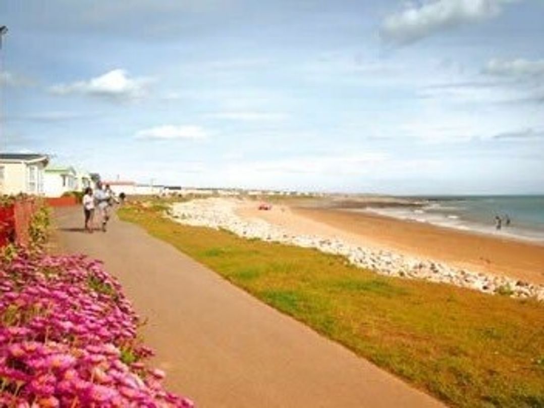 Trecco Bay - Holiday Accommodation 2144