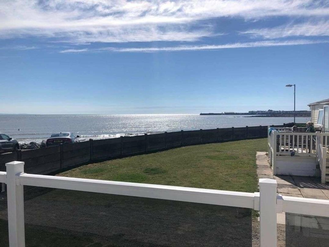 Trecco Bay - Holiday Accommodation 21498