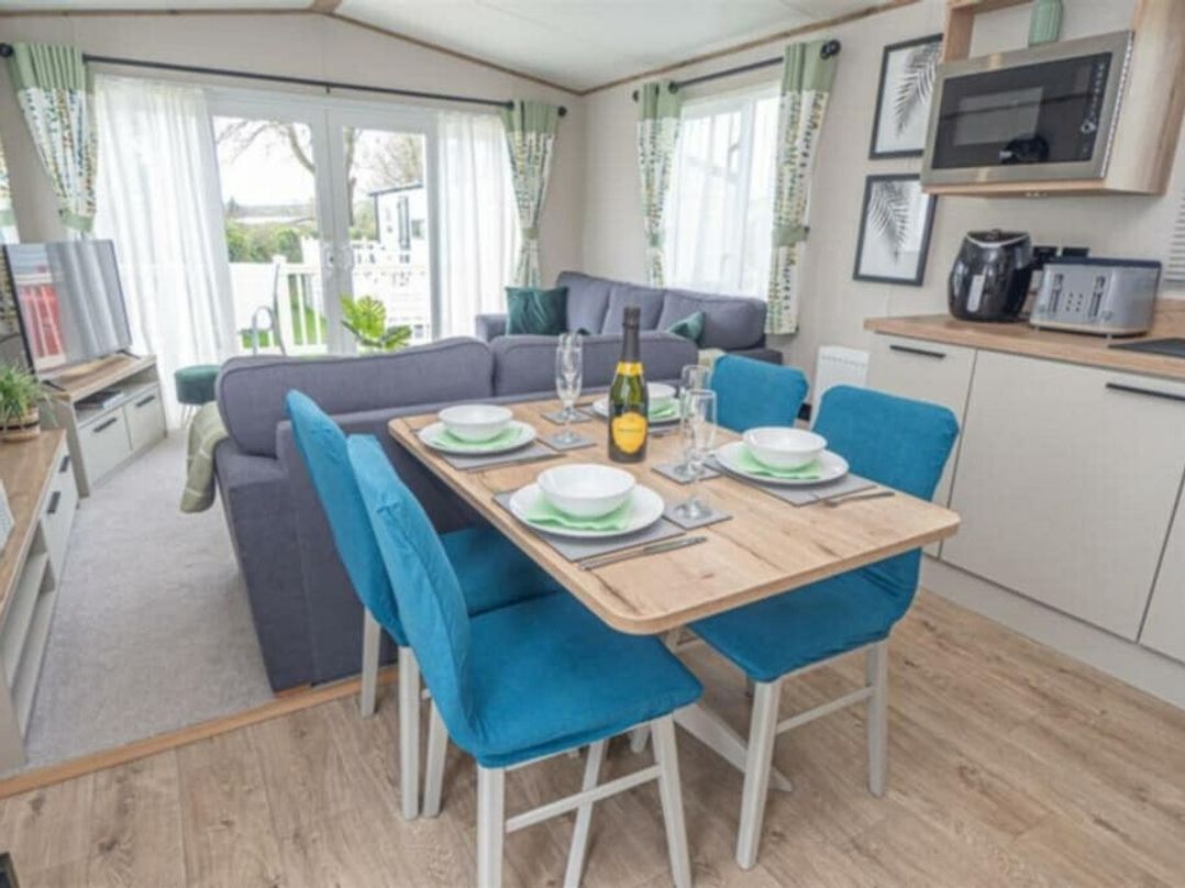 Ashbourne Heights Holiday Park - Holiday Accommodation 21704