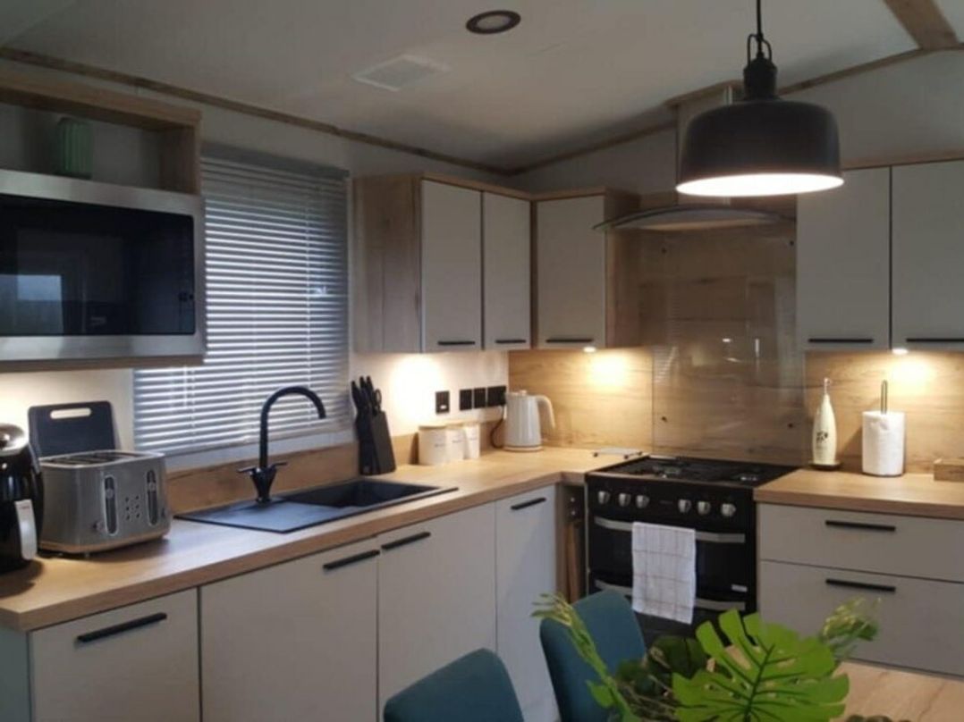 Ashbourne Heights Holiday Park - Holiday Accommodation 21704