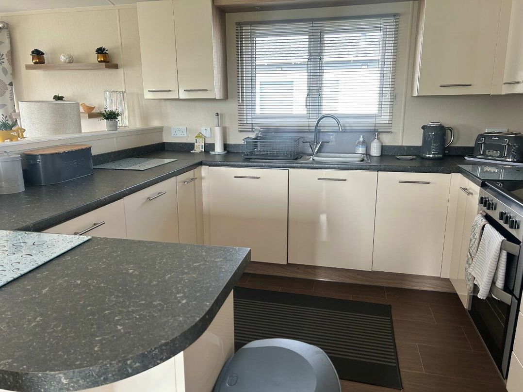 Cresswell Towers - Holiday Accommodation 21720