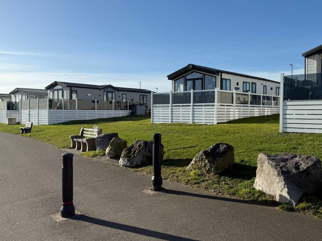 Trecco Bay - Holiday Accommodation 21732