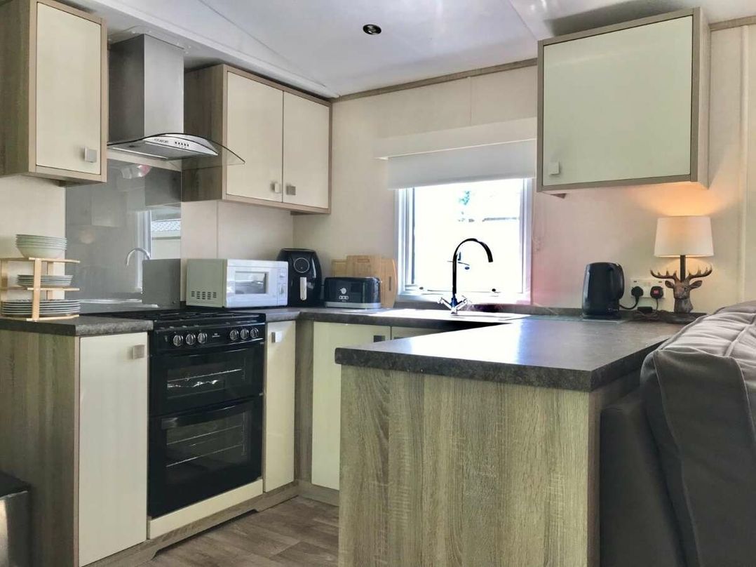 Oakdene Forest Park - Holiday Accommodation 21736