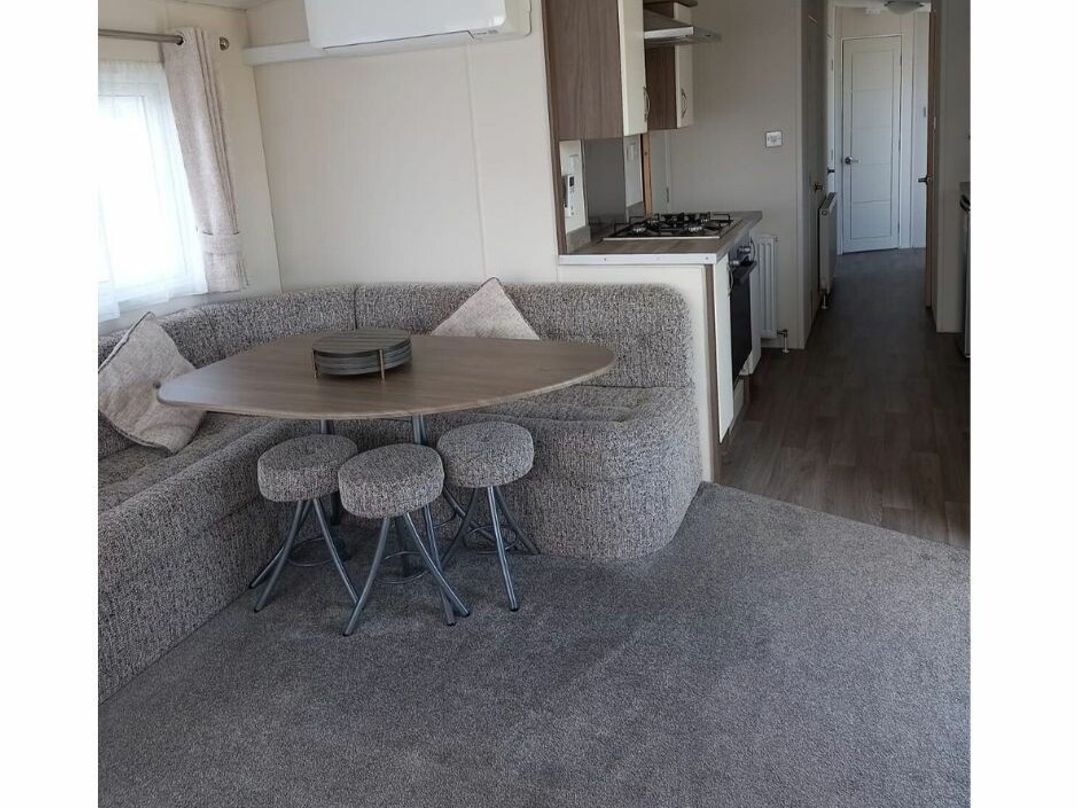 Golden Palm Resort - Holiday Accommodation 21882