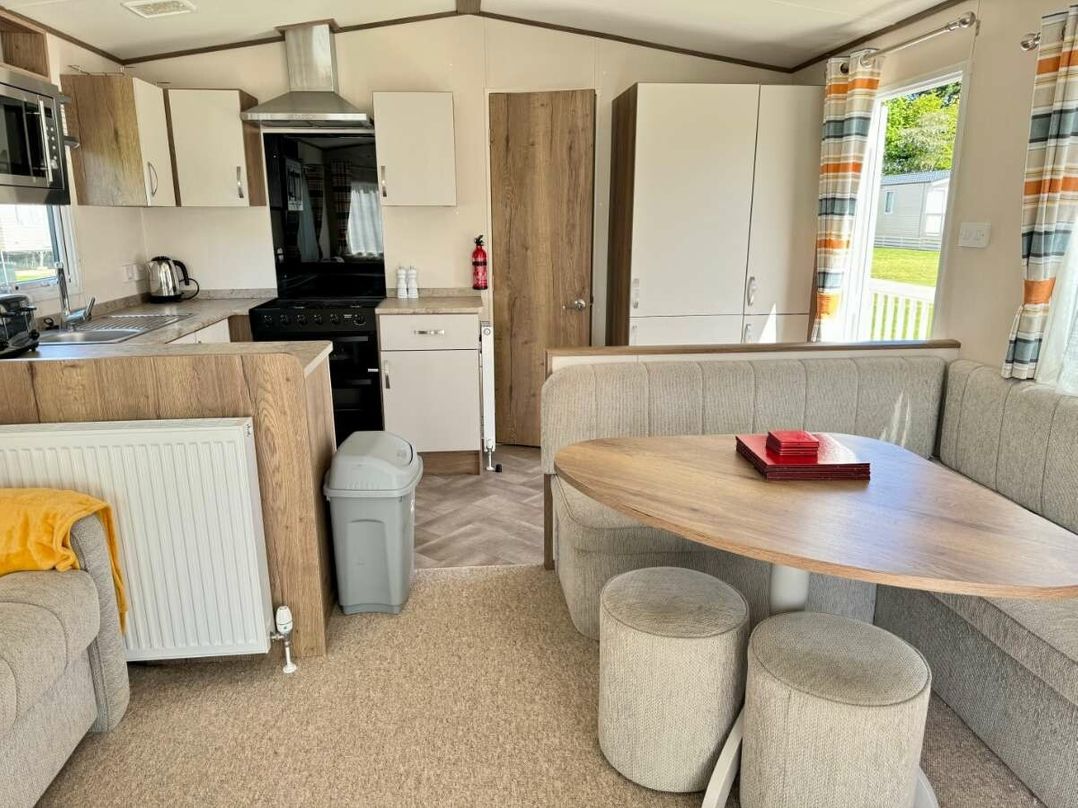 Hoburne Cotswolds - Holiday Accommodation 21945