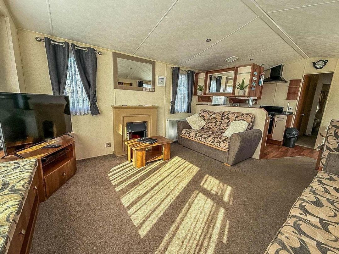 Naze Marine Holiday Park - Holiday Accommodation 22074