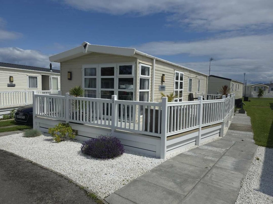 Lido Beach Holiday Park - Holiday Accommodation 22107