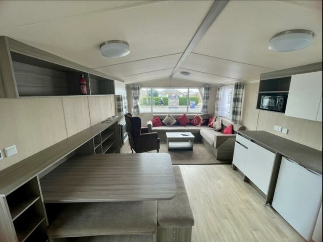 Golden Palm Resort - Holiday Accommodation 22115