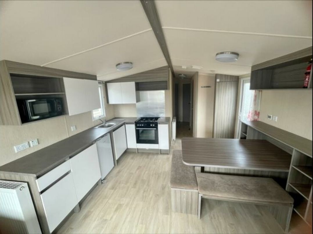 Golden Palm Resort - Holiday Accommodation 22115