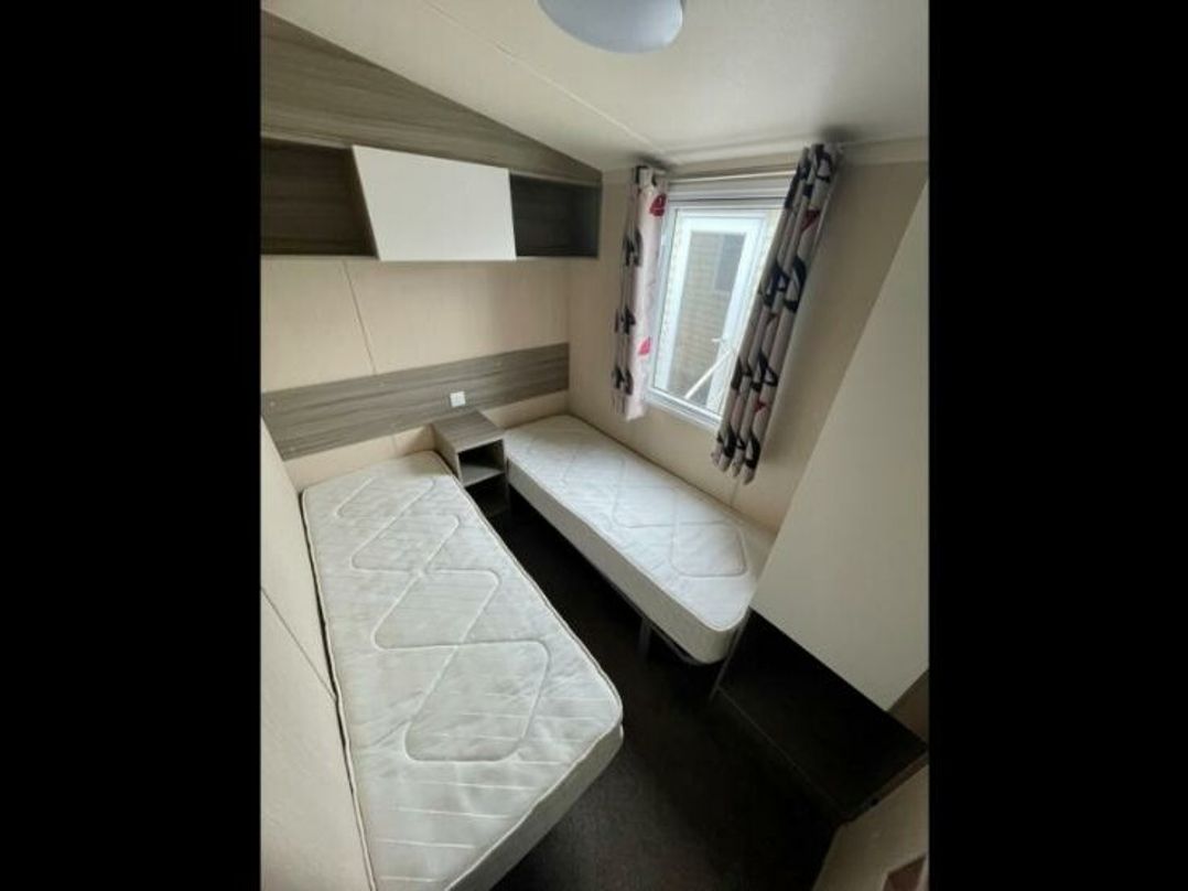 Golden Palm Resort - Holiday Accommodation 22115