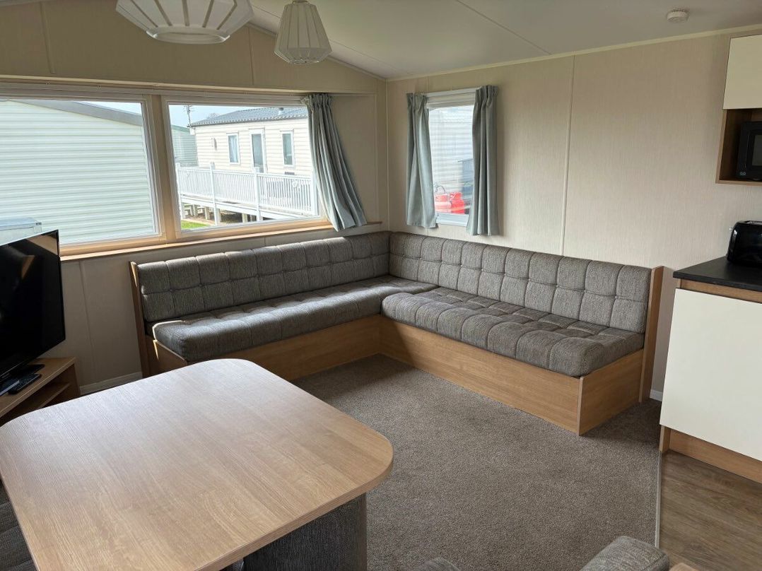 Golden Palm Resort - Holiday Accommodation 22120