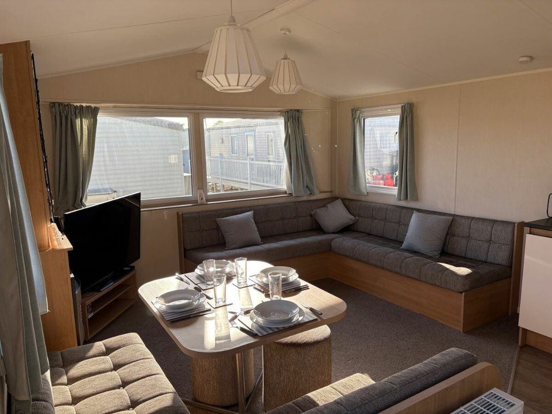 Golden Palm Resort - Holiday Accommodation 22120