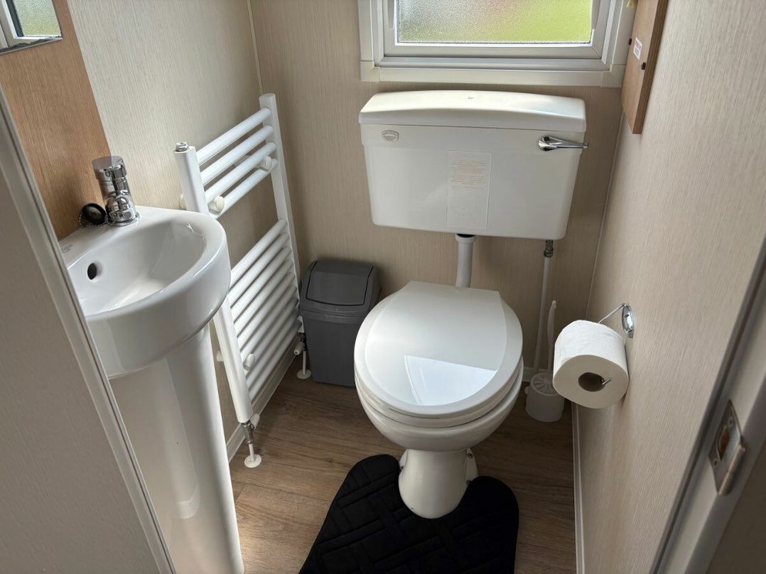 Golden Palm Resort - Holiday Accommodation 22120