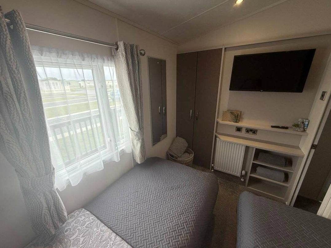 Golden Palm Resort - Holiday Accommodation 22164