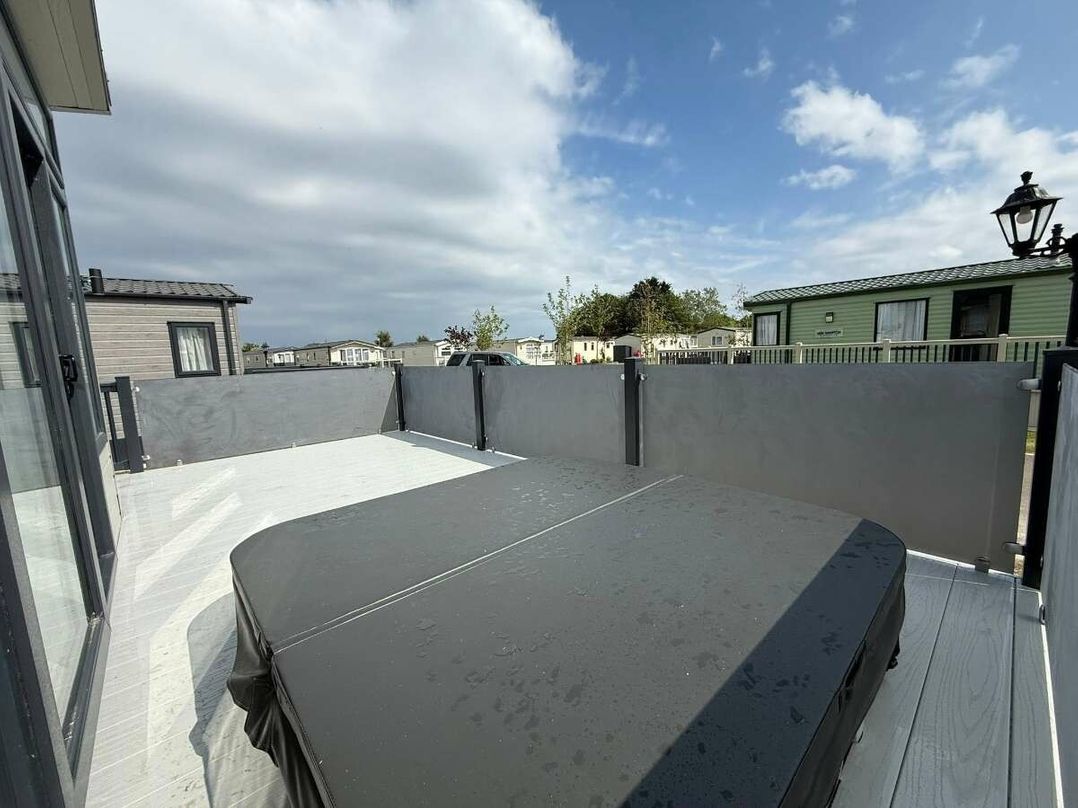 Golden Palm Resort - Holiday Accommodation 22168