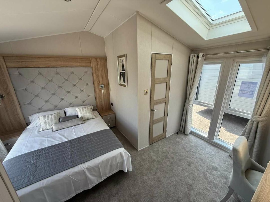 Golden Palm Resort - Holiday Accommodation 22168