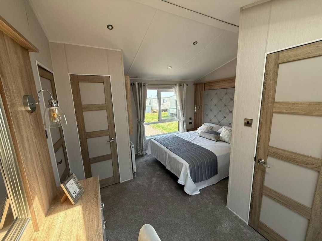 Golden Palm Resort - Holiday Accommodation 22168