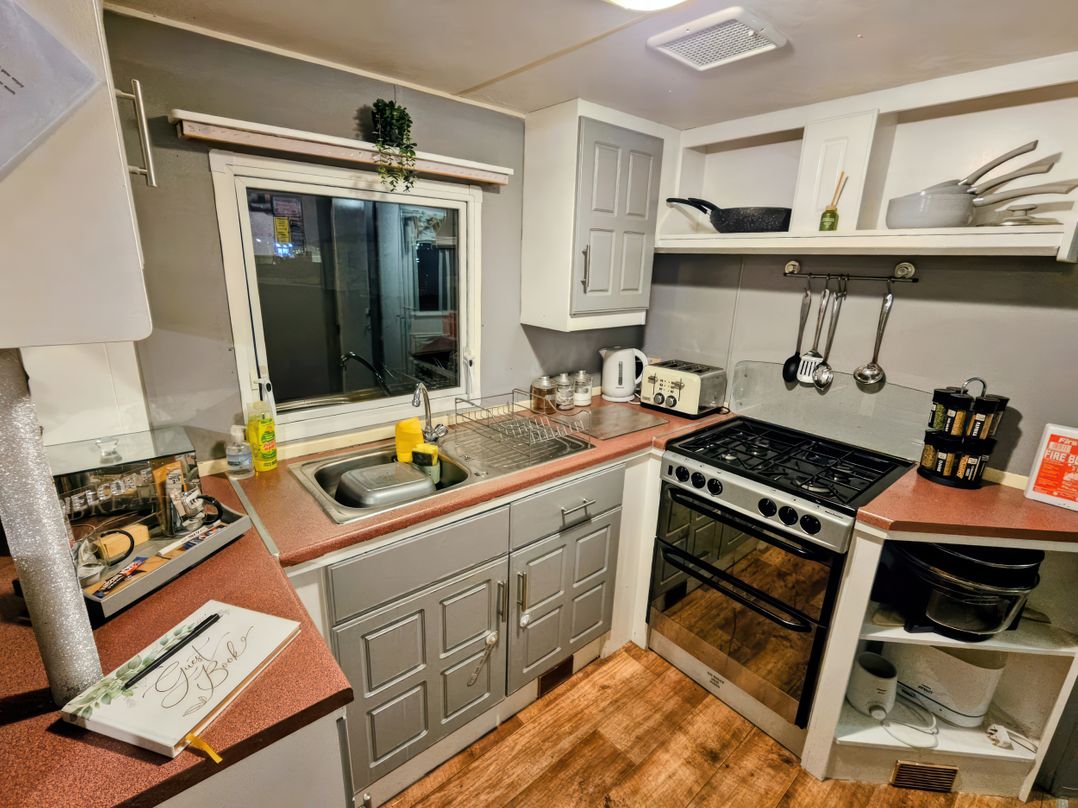Kingfisher Caravan Park - Holiday Accommodation 22193