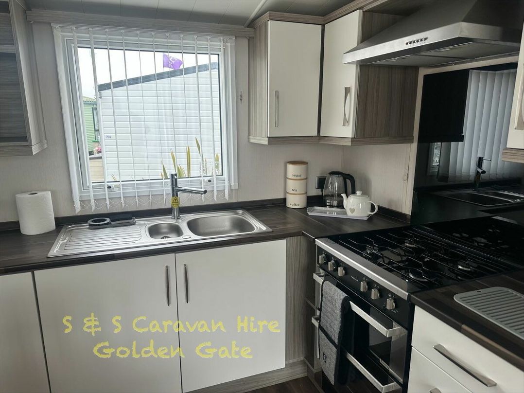Golden Gate Holiday Centre - Holiday Accommodation 22205
