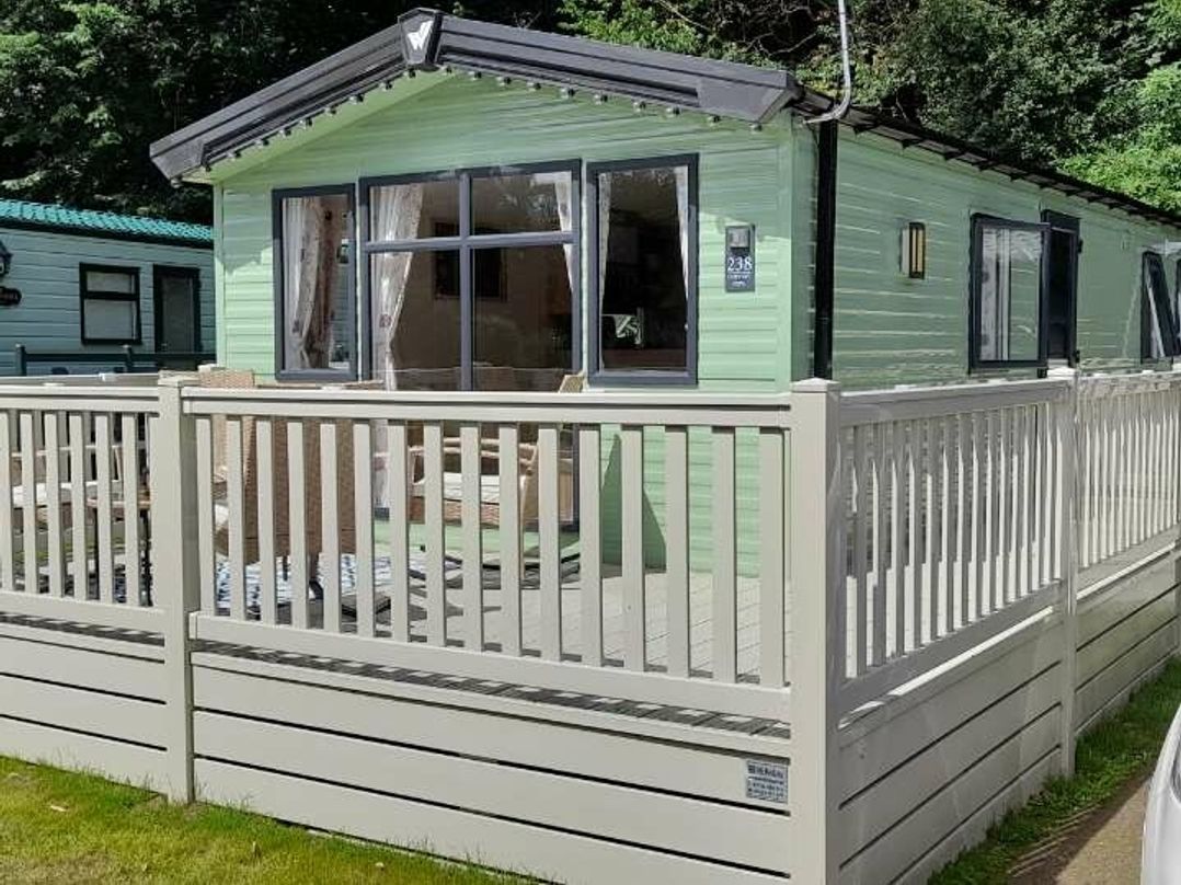 Riverside Leisure Park - Holiday Accommodation 22223