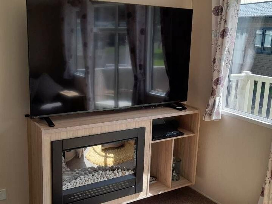 Riverside Leisure Park - Holiday Accommodation 22223